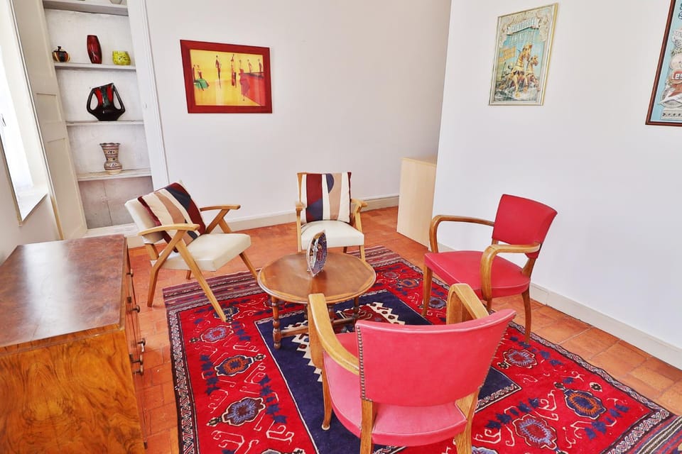 Living room, Seating area