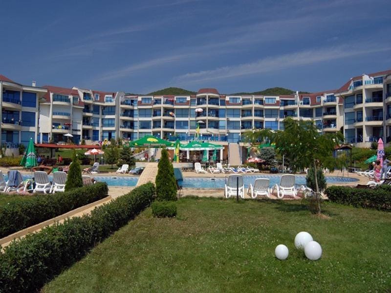 Facade/entrance, Bird's eye view, Garden, Swimming pool, Swimming pool