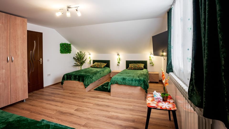 Property building, Bed, Photo of the whole room, Bedroom