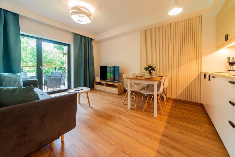 TV and multimedia, Kitchen or kitchenette, Seating area
