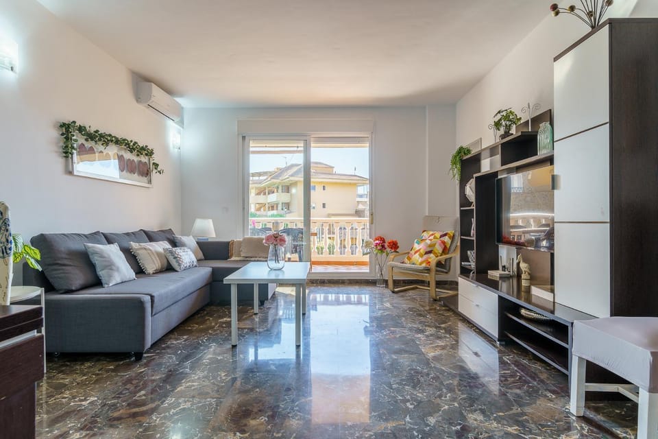 TV and multimedia, Living room, Dining area, air conditioner