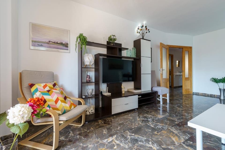 TV and multimedia, Living room, Dining area, air conditioner