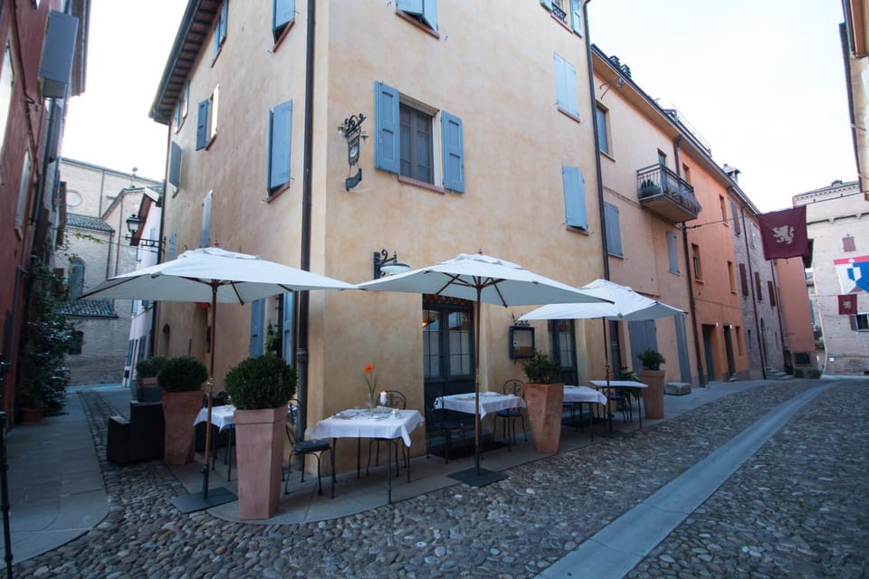 Property building, Restaurant/places to eat, Garden, On site