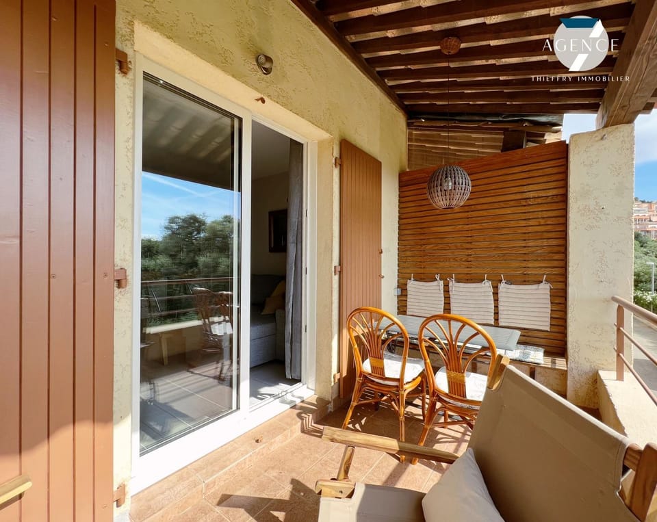 THE BLUE GOLF House in Sainte-Maxime