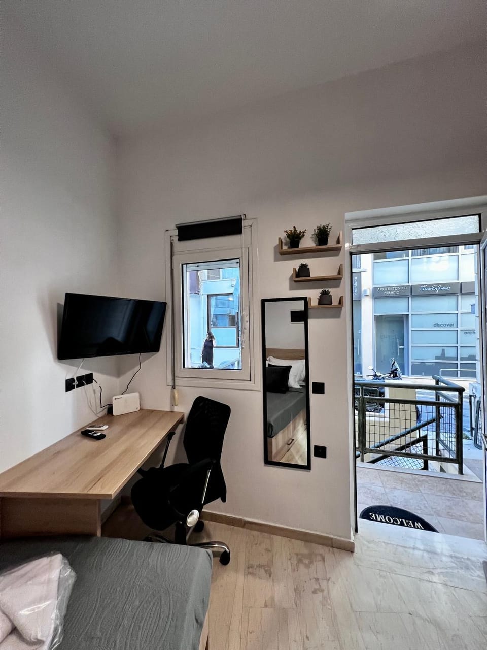 TV and multimedia, Business facilities