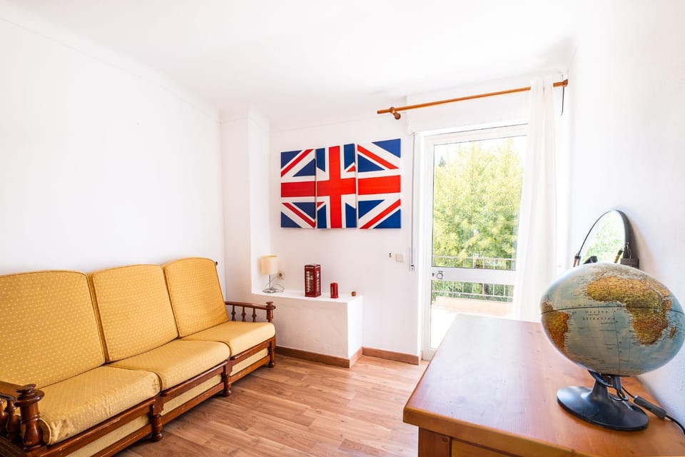 Communal lounge/ TV room, Living room