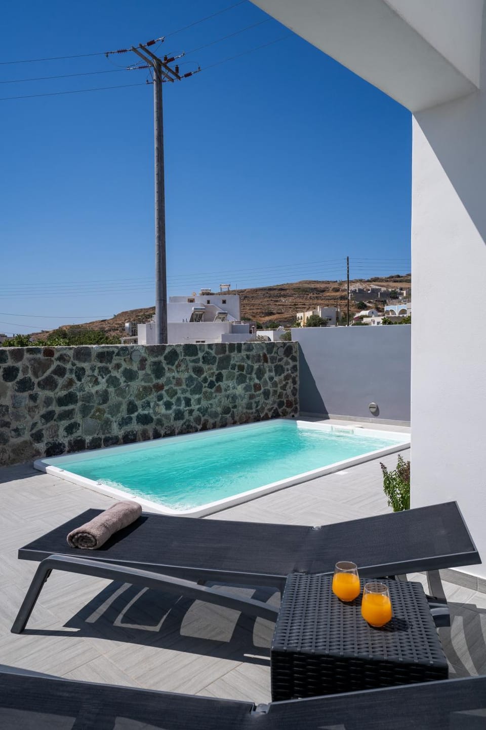 Swimming pool, sunbed