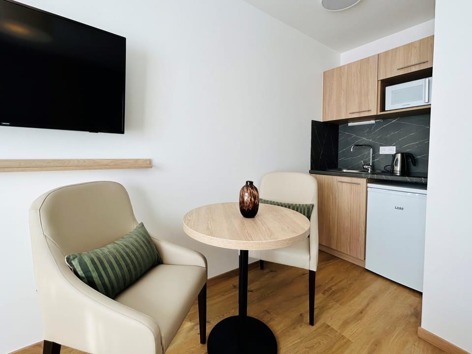 Kitchen or kitchenette, kitchen