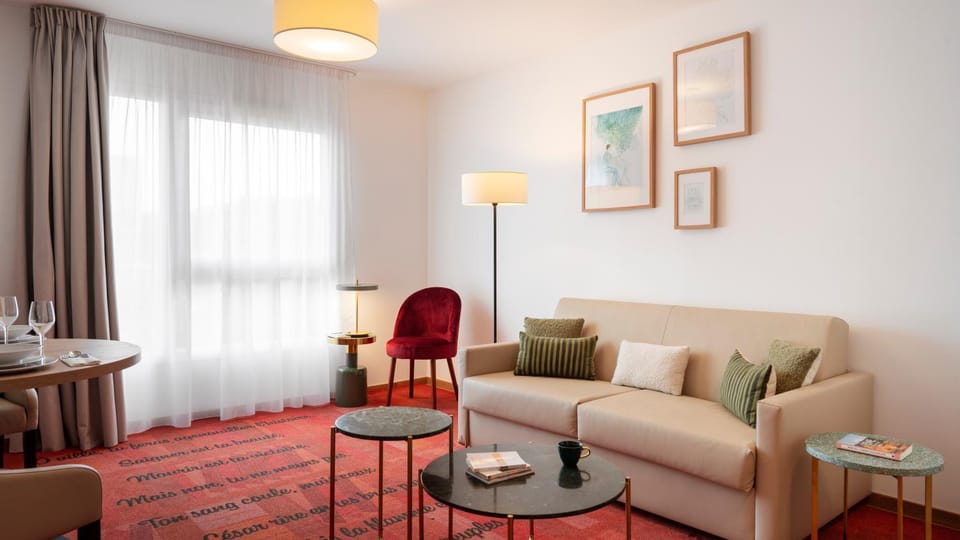 Living room, Decorative detail
