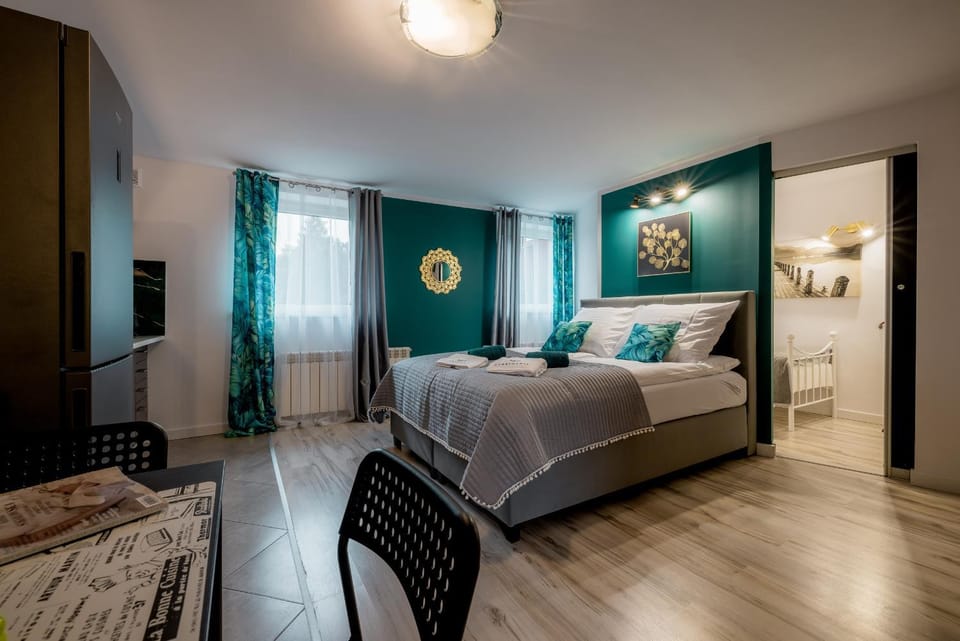 Bed, Kitchen or kitchenette, Photo of the whole room, Bedroom