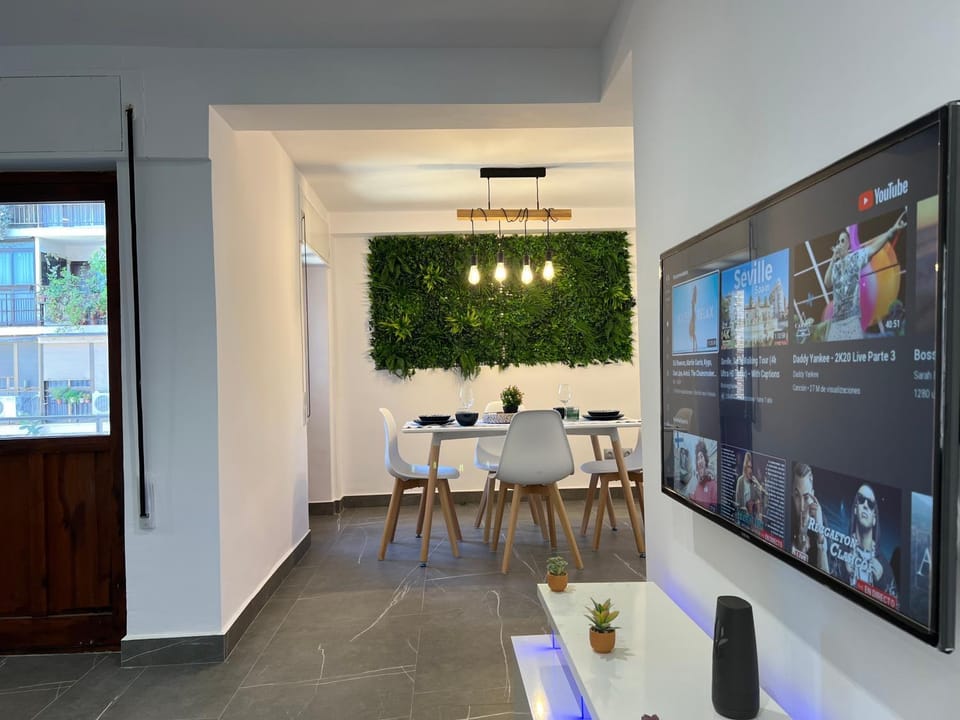 TV and multimedia, Dining area, Meeting/conference room