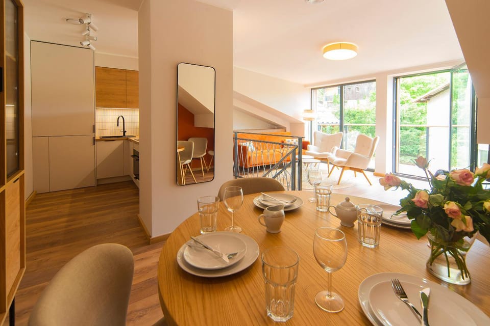 Kitchen or kitchenette, Food and drinks, Seating area