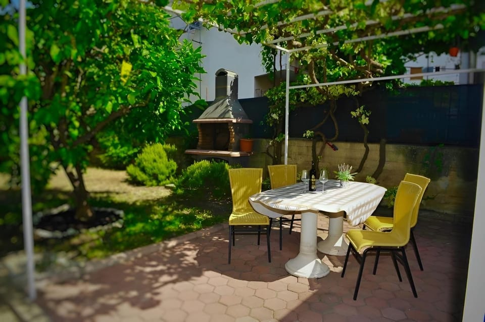 Natural landscape, Garden, Seating area