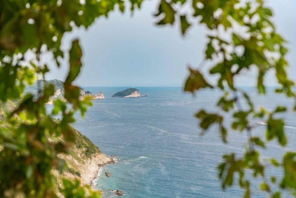 Casa Luciana, TerreMarine, Trekking and Nature House in Province of Massa and Carrara