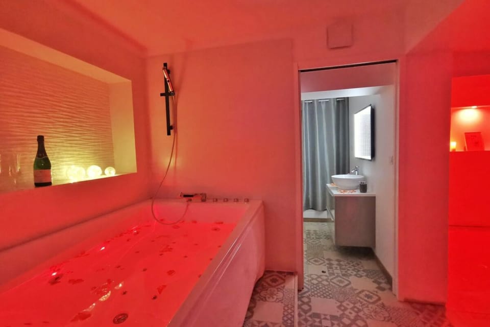 Bathroom, Bath