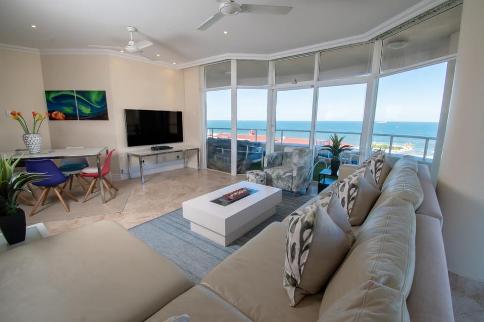 TV and multimedia, Living room, Seating area, Sea view