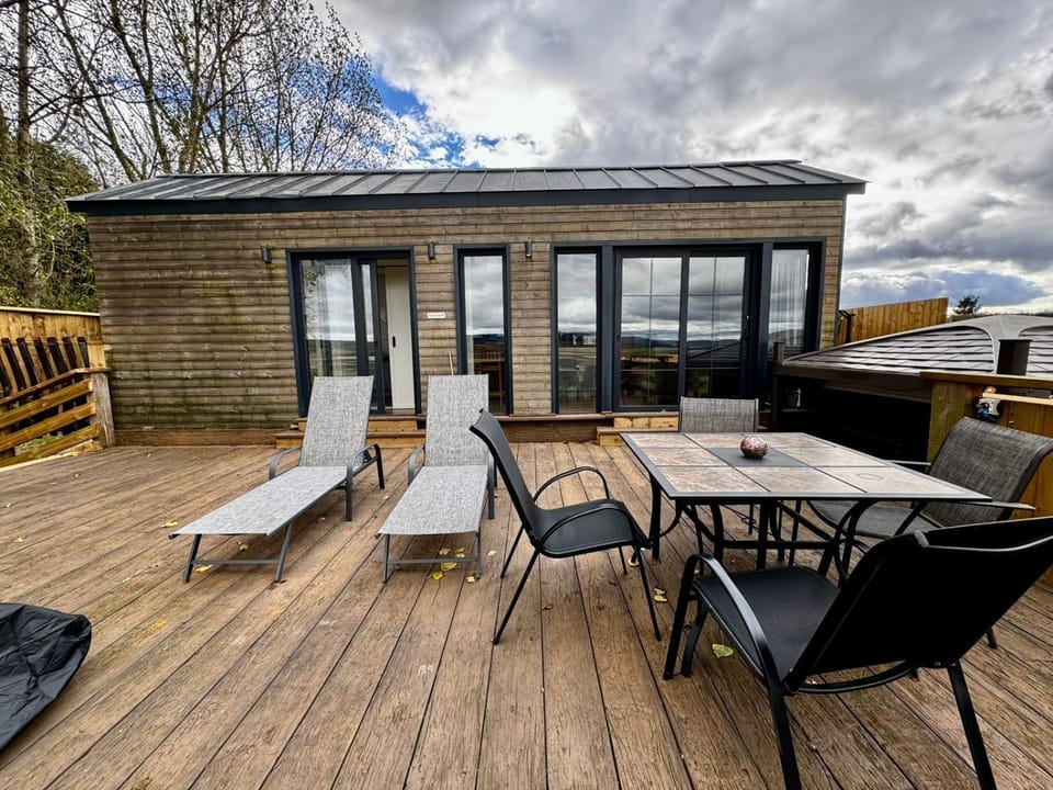 Property building, Balcony/Terrace