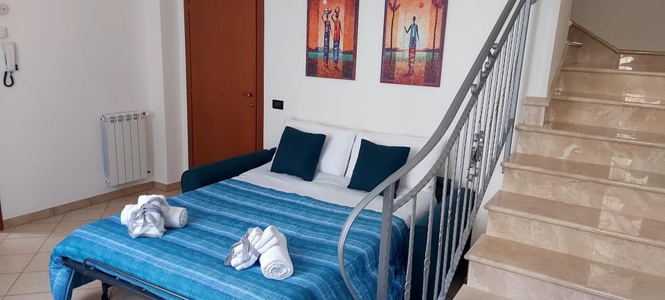 Bed, Living room