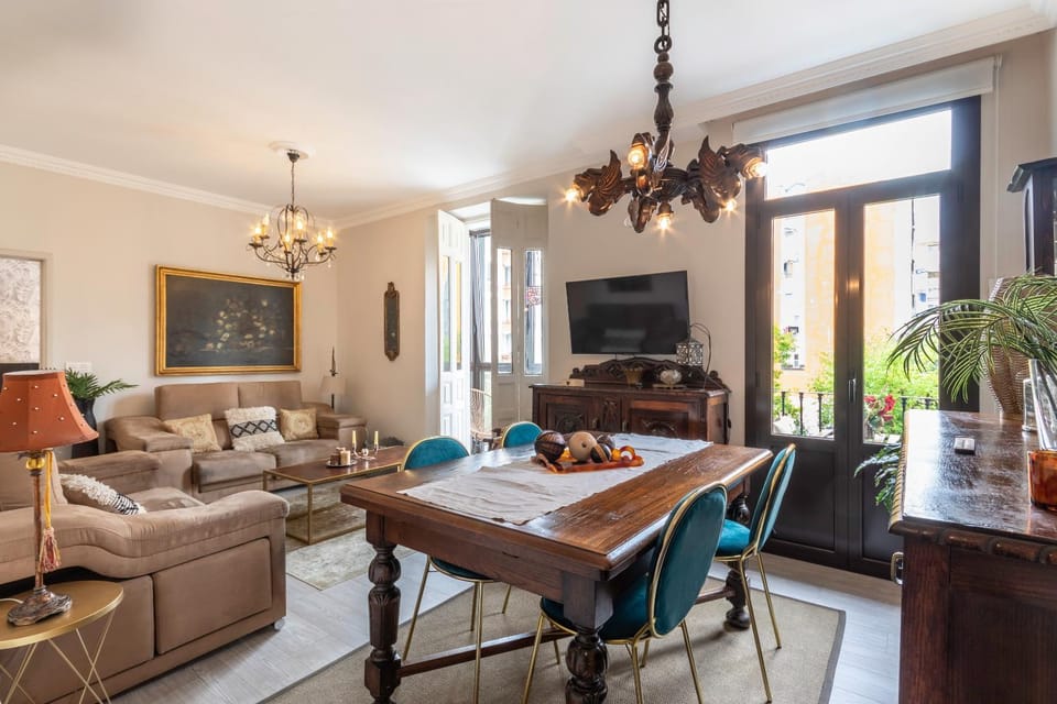Living room, Seating area, Dining area