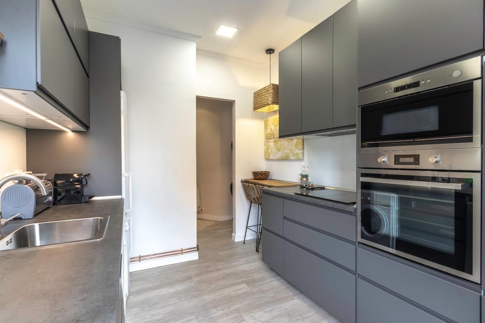 Kitchen or kitchenette