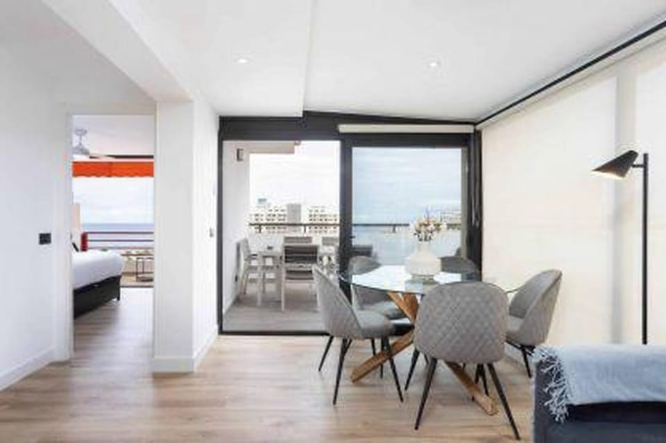 View (from property/room), Balcony/Terrace, Living room, Dining area