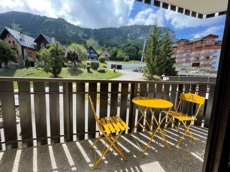 Balcony/Terrace, Mountain view