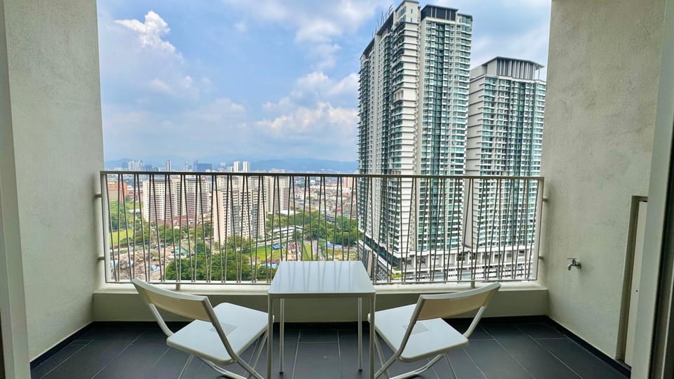 View (from property/room), Balcony/Terrace, Balcony/Terrace, Landmark view