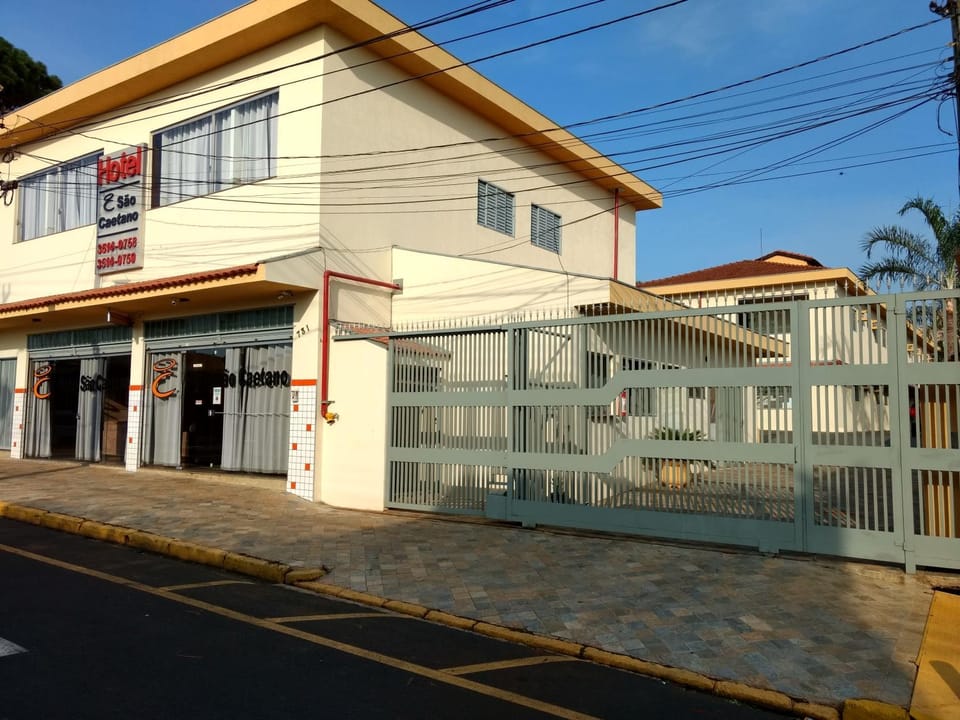 Property building, Facade/entrance, Bird's eye view