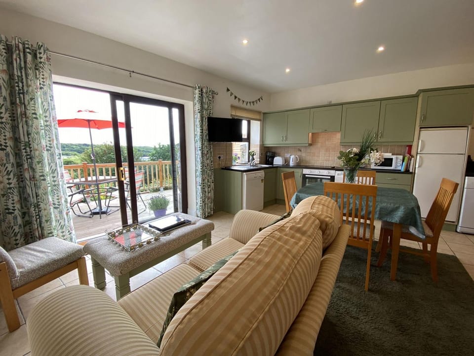 Communal lounge/ TV room, Kitchen or kitchenette, Seating area, Dining area, pet friendly