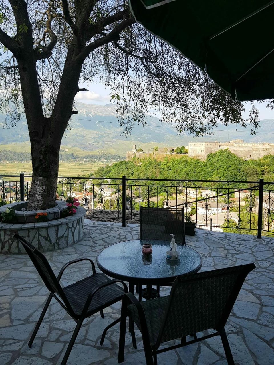 Natural landscape, View (from property/room), Balcony/Terrace, City view, Landmark view