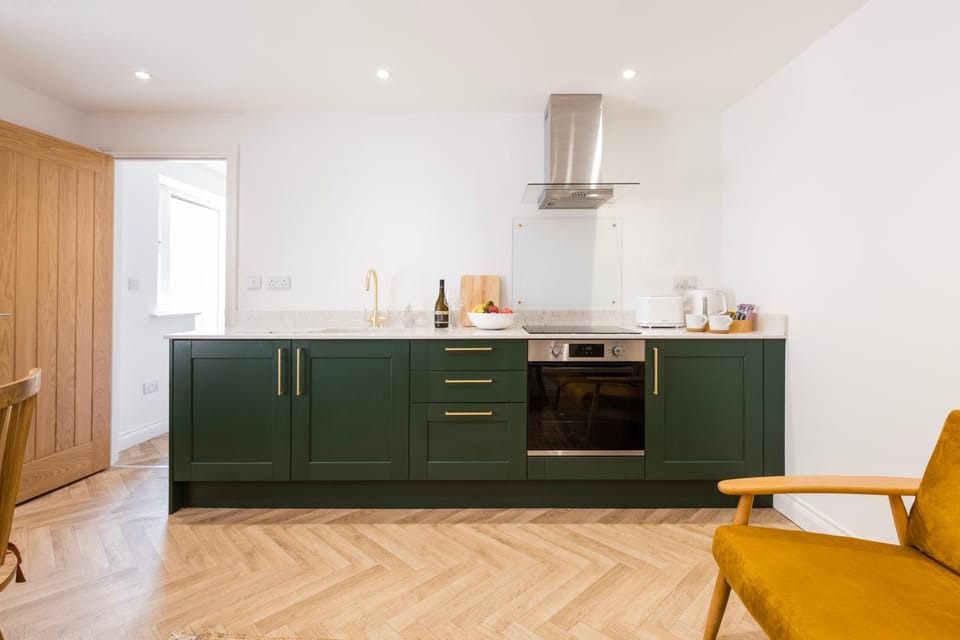 Kitchen or kitchenette, pet friendly, stove
