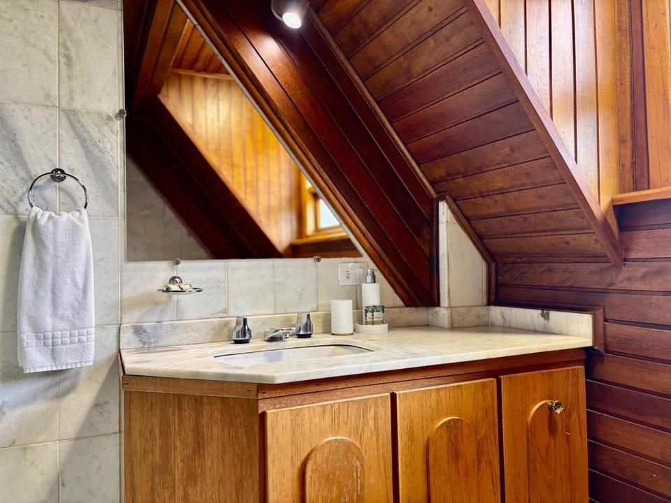 Bathroom, towels
