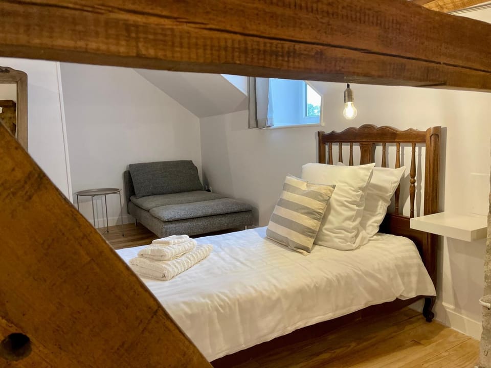 Bed, Seating area, Bedroom, towels