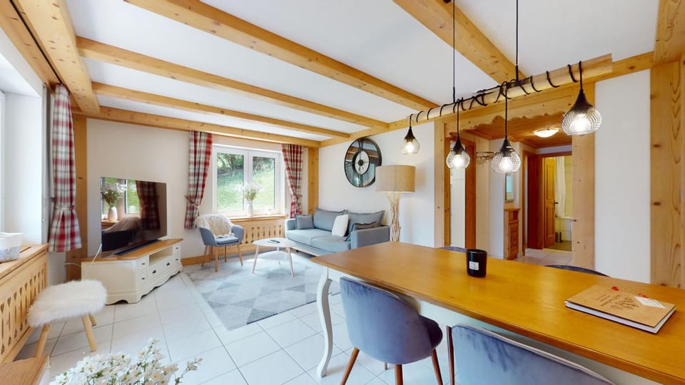 Living room, Dining area