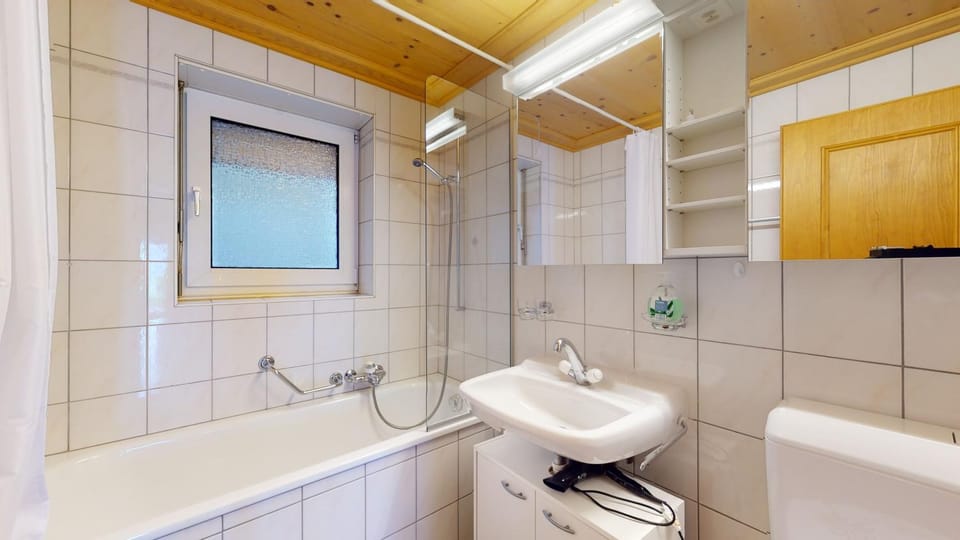Bathroom, Bath