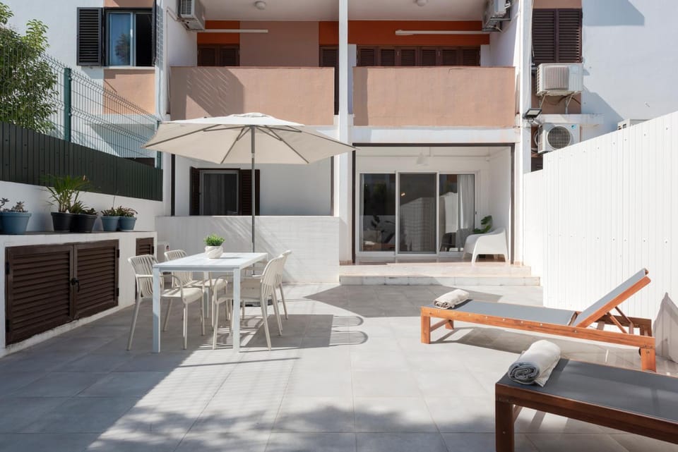 NUZZA - Vilamoura Marina with BBQ Apartment in Quarteira