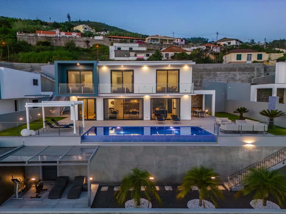 Villa Boa Nova Branca by LovelyStay Villa in Funchal