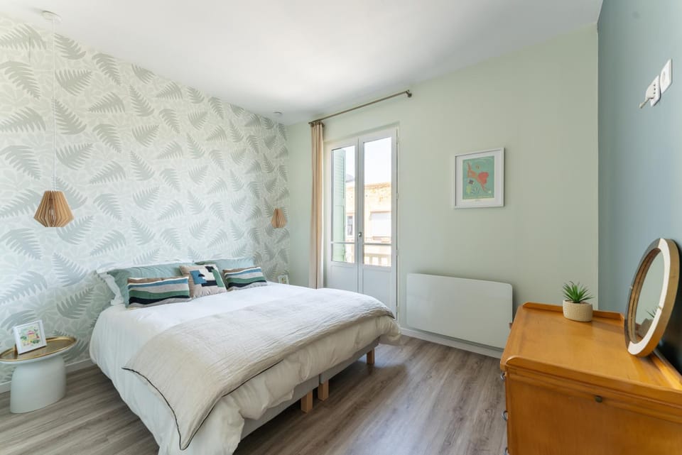 Bed, Bedroom