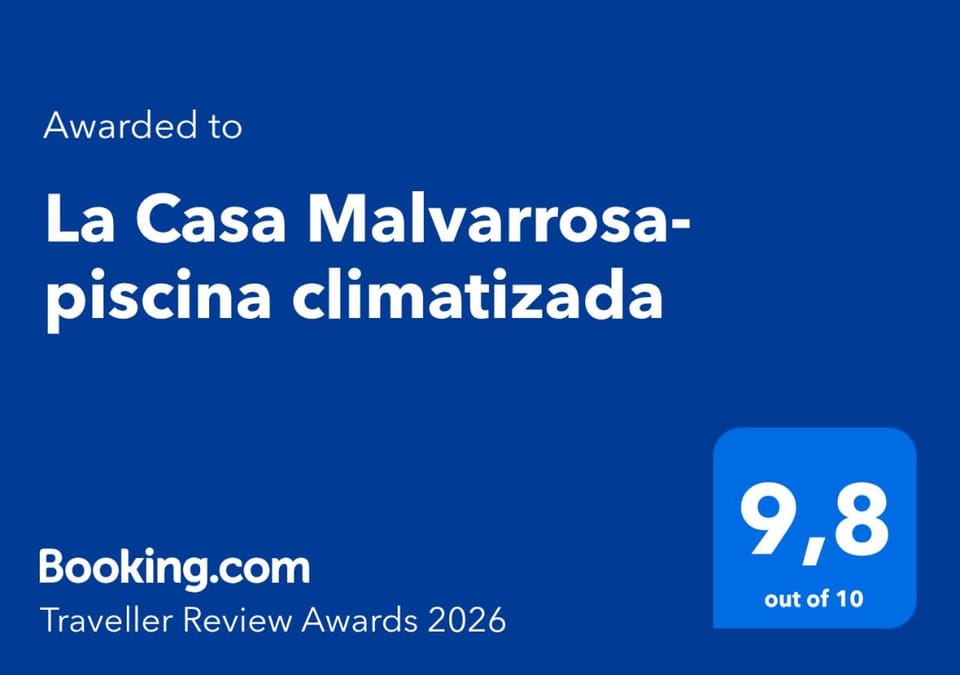 La Casa Malvarrosa- piscina climatizada House in Cantabria