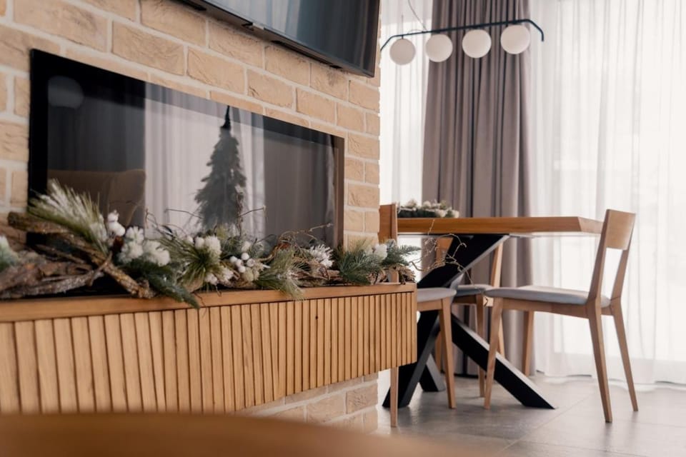 Communal lounge/ TV room, Living room, Seating area, Dining area, flat iron