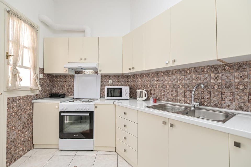 Kitchen or kitchenette, minibar, pet friendly, stove, toaster, kitchen