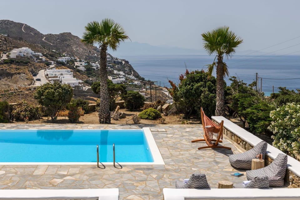 Day, Natural landscape, Pool view, Sea view, Swimming pool, sunbed