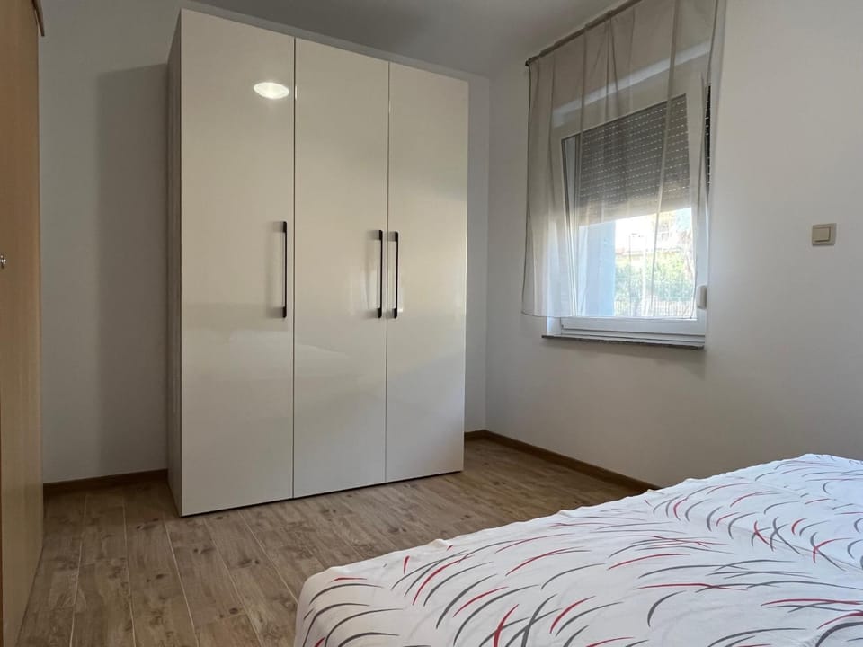 Bedroom, wardrobe