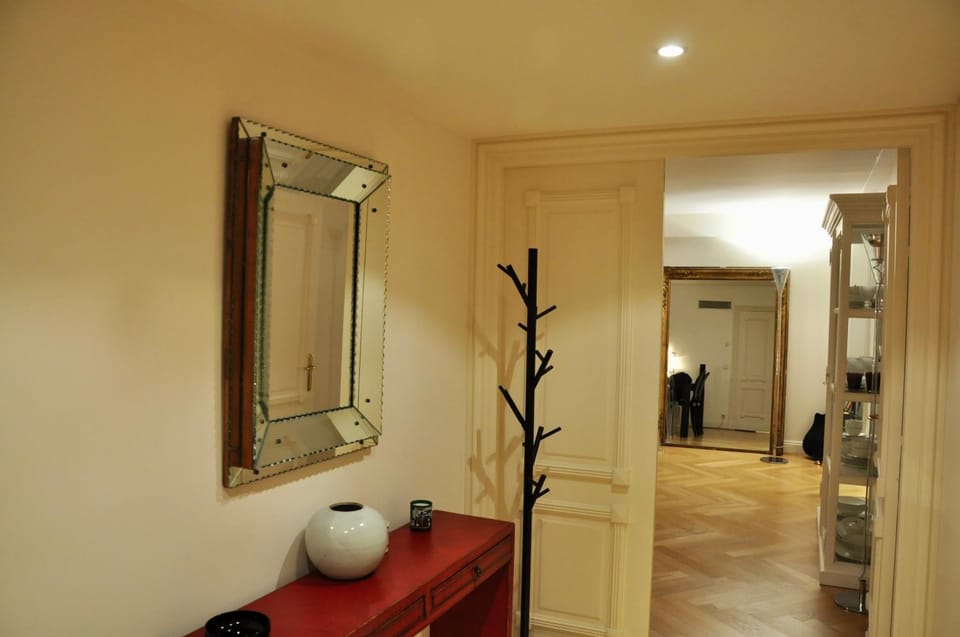 AU CHAMPS ELYSÉES Apartment in Paris