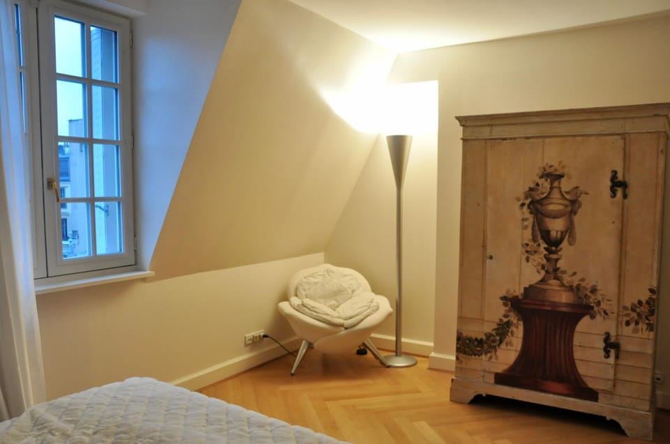 AU CHAMPS ELYSÉES Apartment in Paris