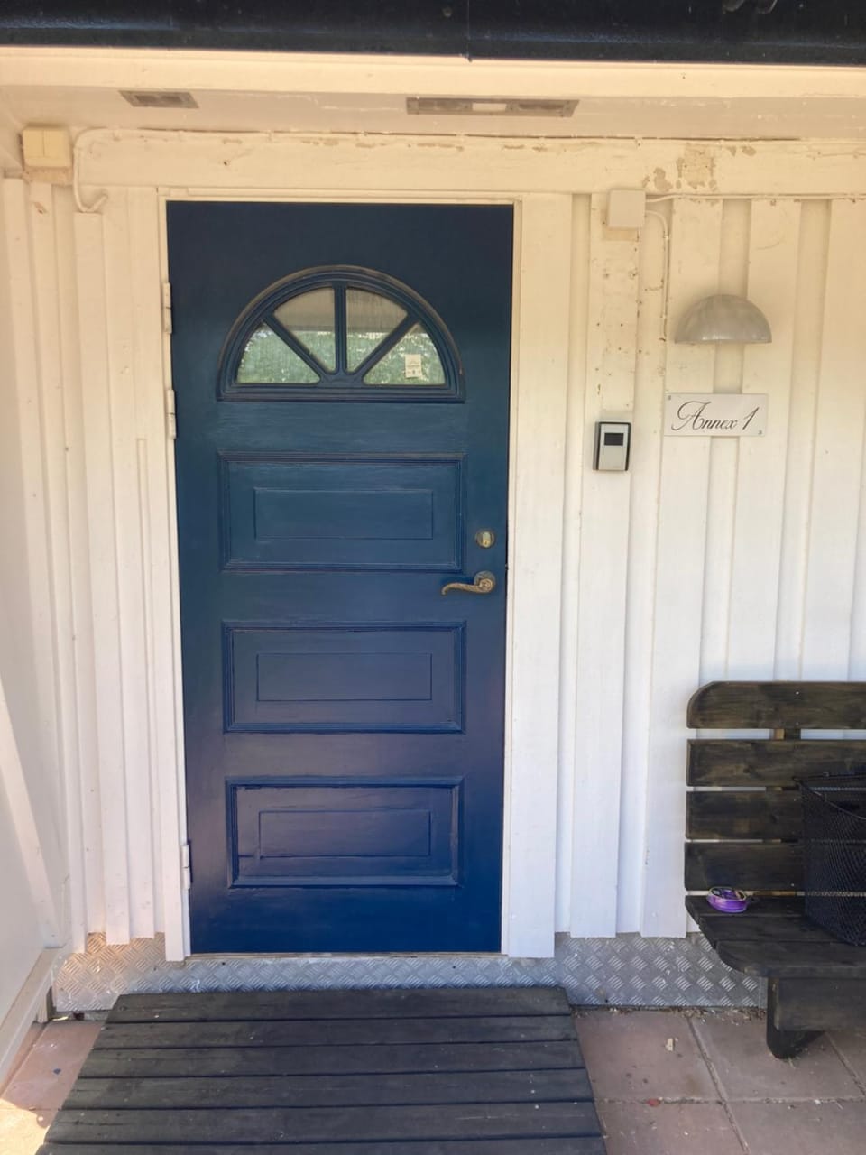 Facade/entrance