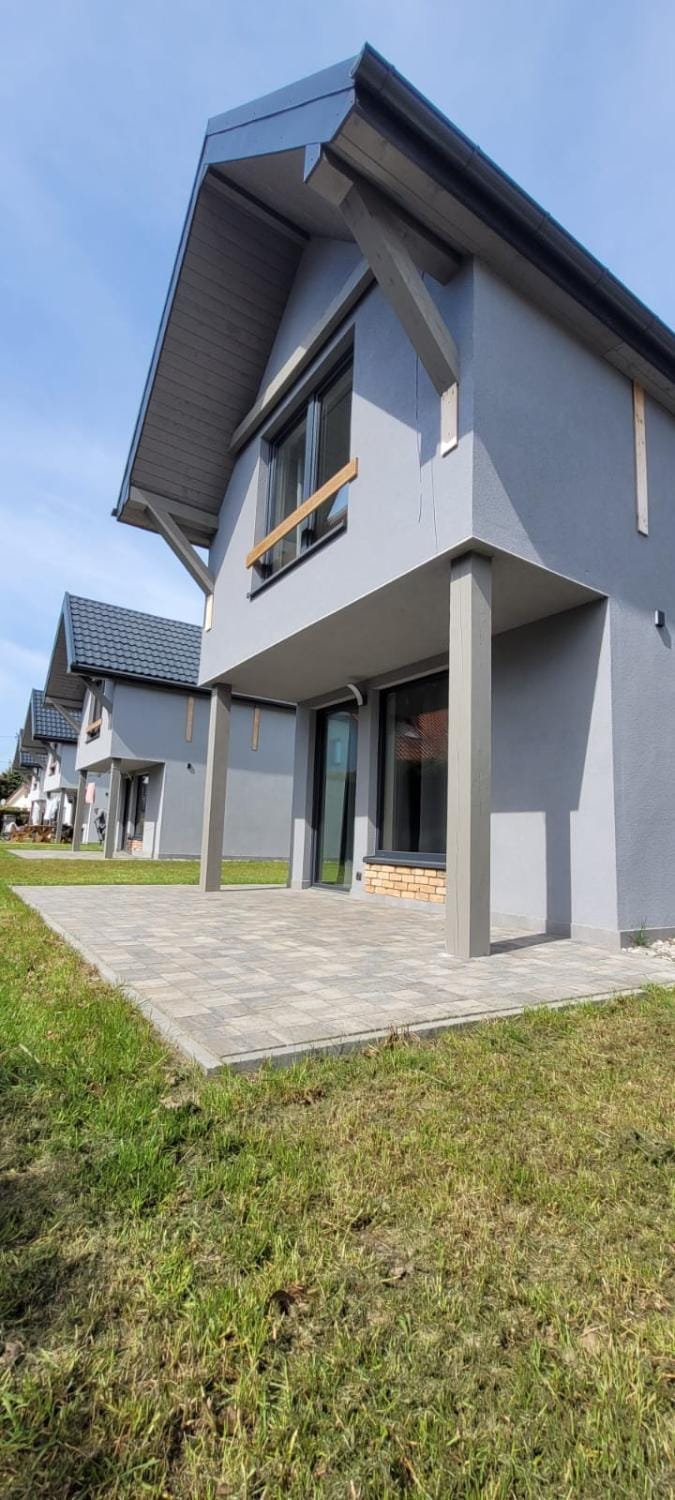 Property building, Day