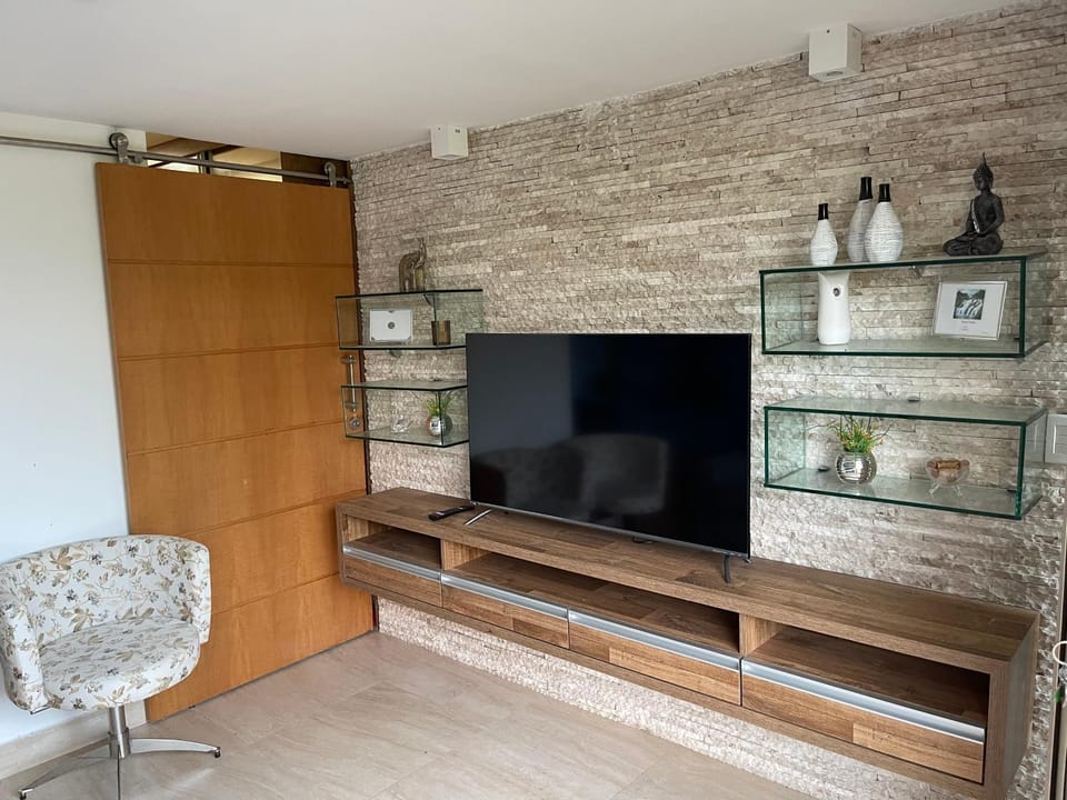 Communal lounge/ TV room, Living room