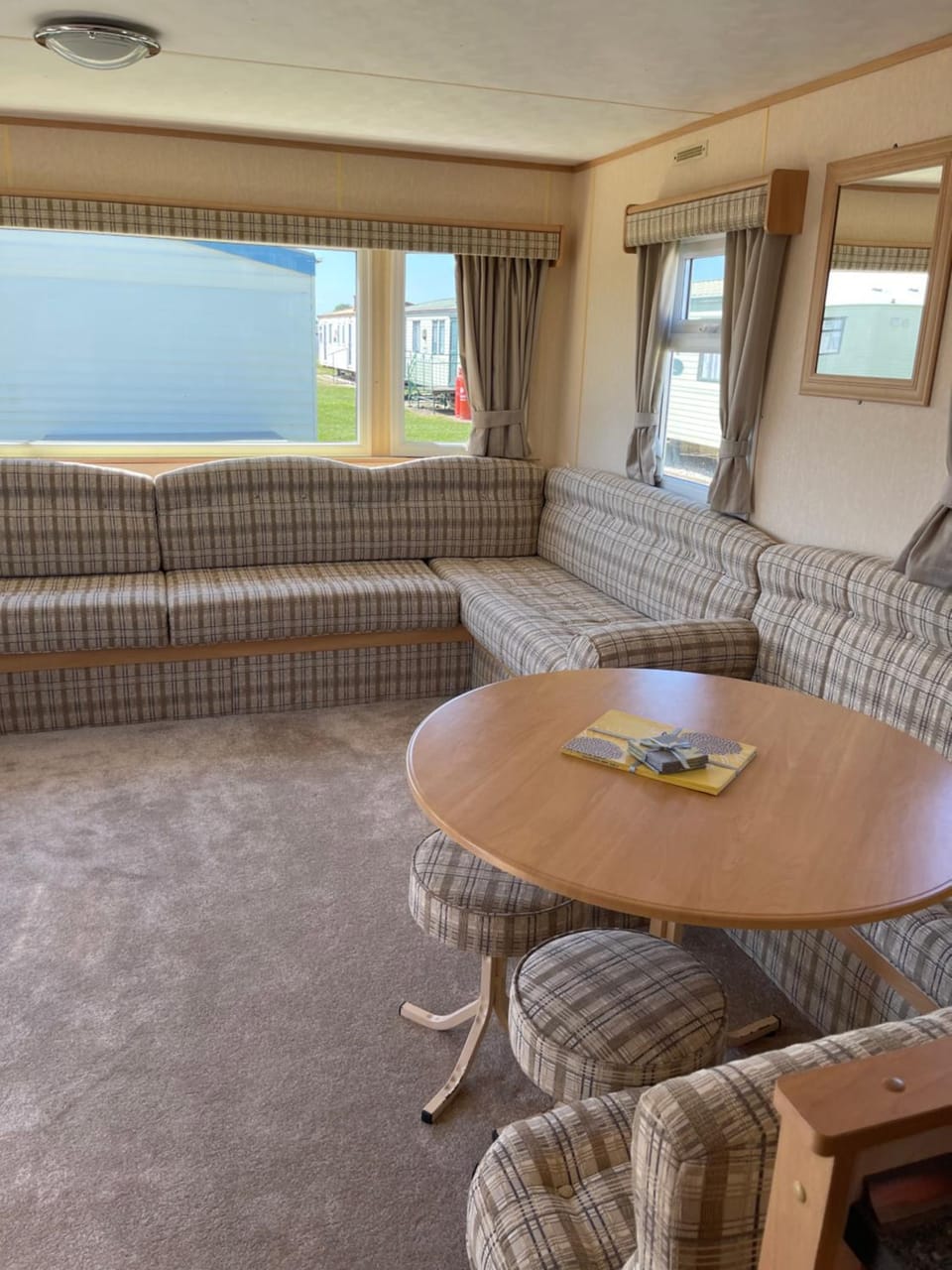Yellow 3 Caravan Ingoldmells skegness 6 berth 3 bedrooms House in Ingoldmells