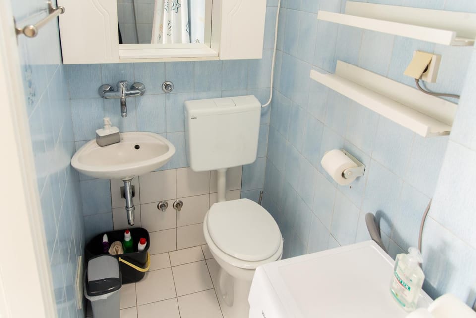 Toilet, Bathroom